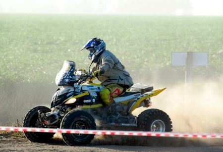 Josef Macháček si jede v poslední etapě Rallye Dakar pro páté prvenství. | Foto: Václav Rojík