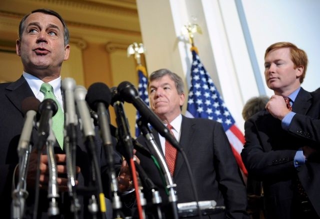 Šéfové republikánů v dolní komoře: John Boehner, Roy Blunt a Adam Putnam (zleva) | Foto: Reuters