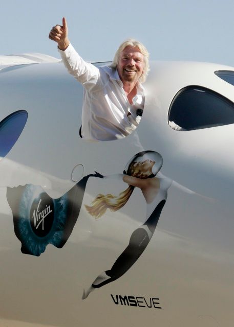 Branson ještě vyhráno nemá. SpaceShipTwo, který má turisty vynést do vesmíru, je zatím hotov pouze ze 70ti procent | Foto: Reuters