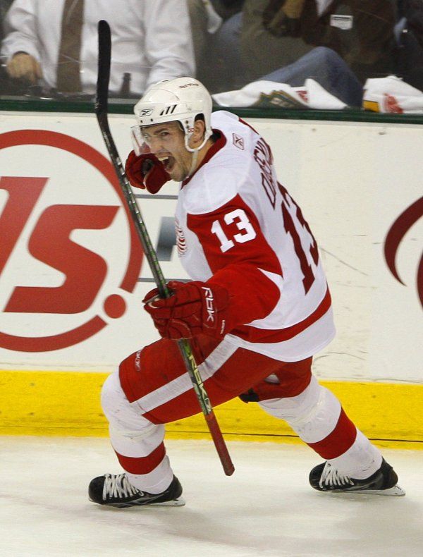 Pavel Dacjuk, detroitský brankostroj č. 2. Jeho vizitka: 97 bodů v základní části, 19 bodů v play off před finále Stanley Cupu. | Foto: Reuters