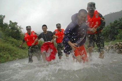 Z provincie Če-ťiang a vedlejší provincie Fujian úřady evakuovaly více než milion lidí. | Foto: Reuters