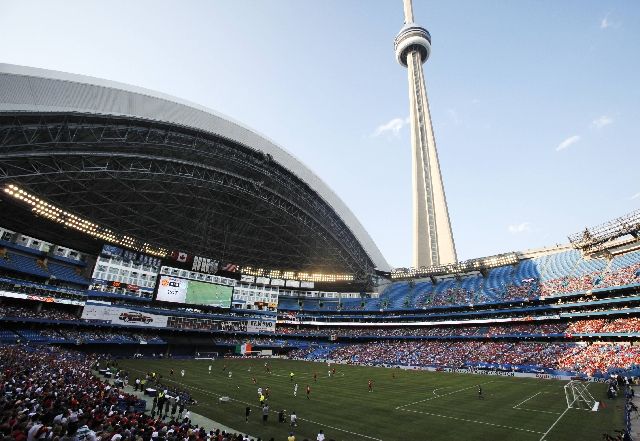 Na stadionu v Torontu uvítalo anglický velkoklub na čtyřicet tisíc lidí, přesto nebylo vyprodáno. | Foto: Reuters