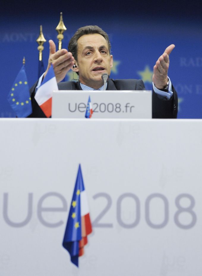 Summit států Evropské unie vedl francouzský prezident Nicolas Sarkozy. Ten příští již "ošéfuje" český premiér Mirek Topolánek | Foto: Reuters