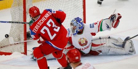 Ani Alexej Těreščenko nevyzrál na brankáře Mezina. | Foto: Václav Rojík