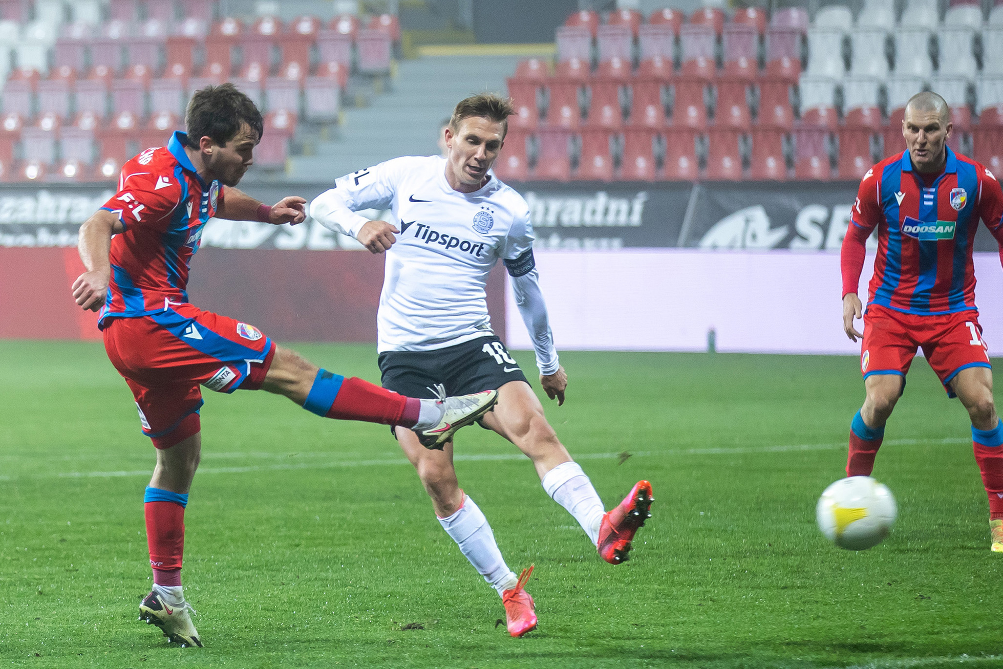 Captain Sparta Dočkal after the loss in Pilsen: The opponent did not receive cards, it is then played