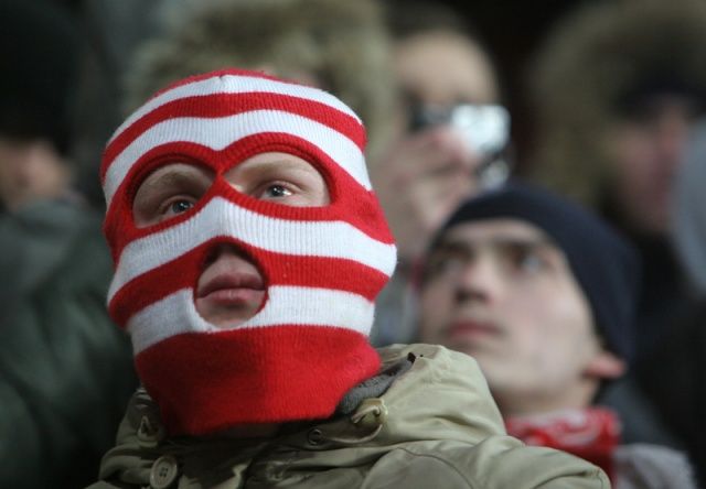 Fanoušci Spartaku Moskva přijeli ve čtvrtek do Prahy. Jejich poslední návštěvu v roce 1999 provázely pouliční bitky hooligans. | Foto: Ondřej Besperát