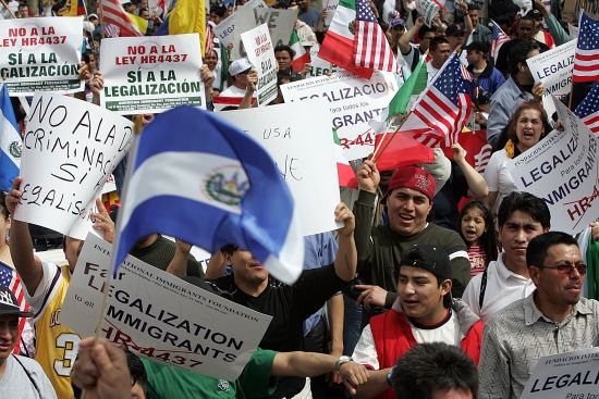 Nejen v USA chtějí imigranti větší práva. Po protestech v Argentině se tamní vláda rozhodla, že dá některým imigrantům šanci | Foto: Reuters