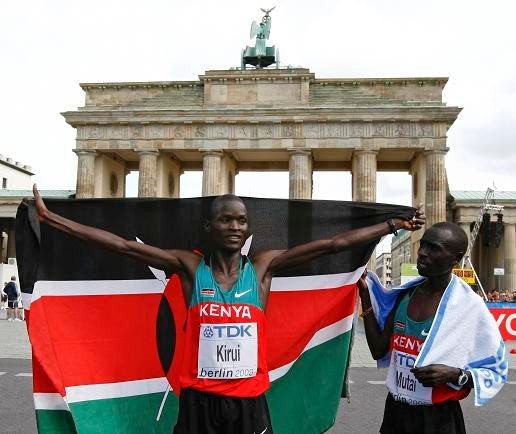 Abel Kirui slaví vítězství | Foto: Reuters