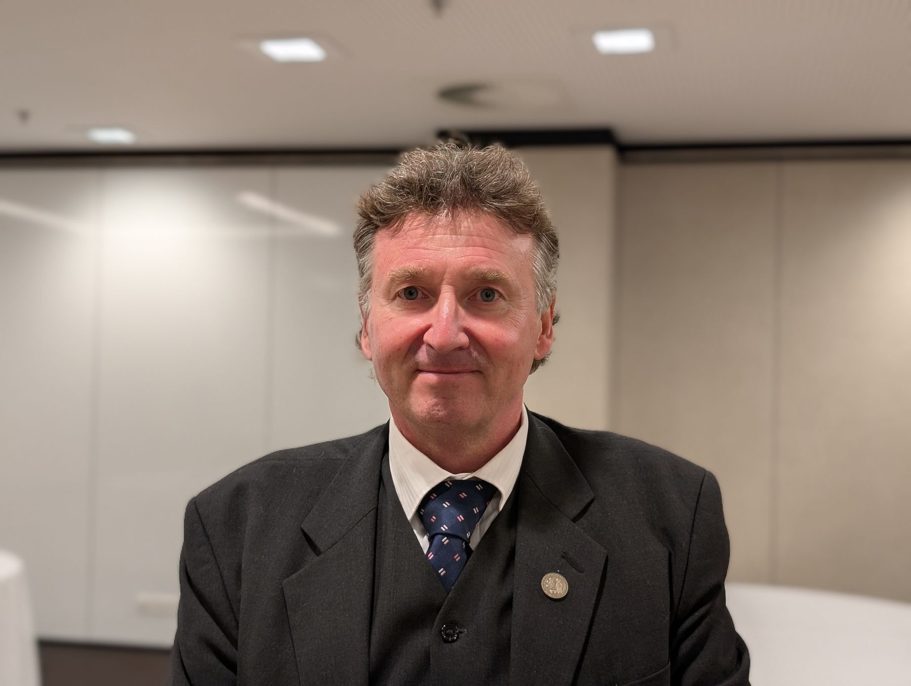 Ať platí lidé i firmy víc. Dnešních 13,5 procenta na pojištění nestačí, říká Kubek