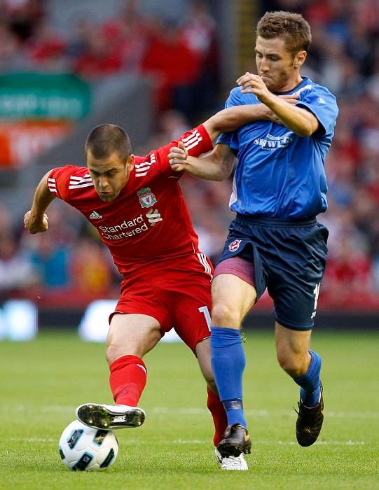 Joe Cole v dresu Liverpoolu | Foto: Reuters