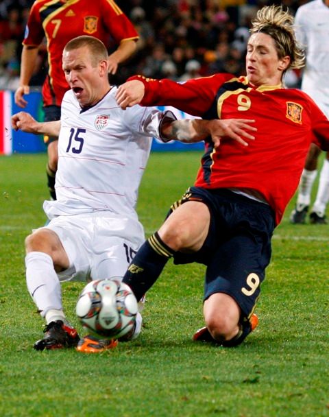 Proti soustředěné defenzivě USA se neprosadil ani střelec par excellance Fernando Torres. | Foto: Reuters