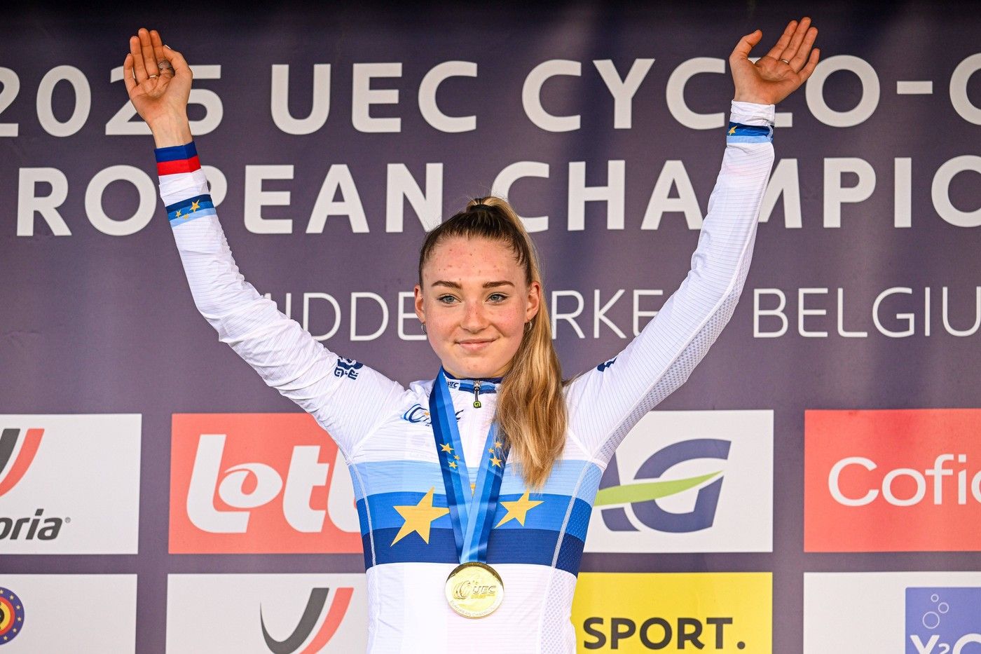 Česko má zlato z cyklokrosu. Bukovská byla suverénní mezi juniorkami