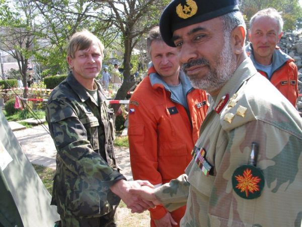 Český tým USAR pomáhal při zemětřesení v Pákistánu v roce 2015. | Foto: Hasičský záchranný sbor České republiky