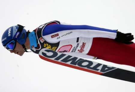 Janne Ahonen v závodě v Garmich-Partenkirchenu | Foto: Reuters