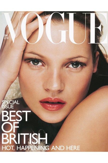 Kate v britské Vogue milují, na titulce se objevila (a jistě ještě objeví) nepočítaně. Zde: červen 1998 a portrét od módního fotografa Nicka Knighta. | Foto: Vogue