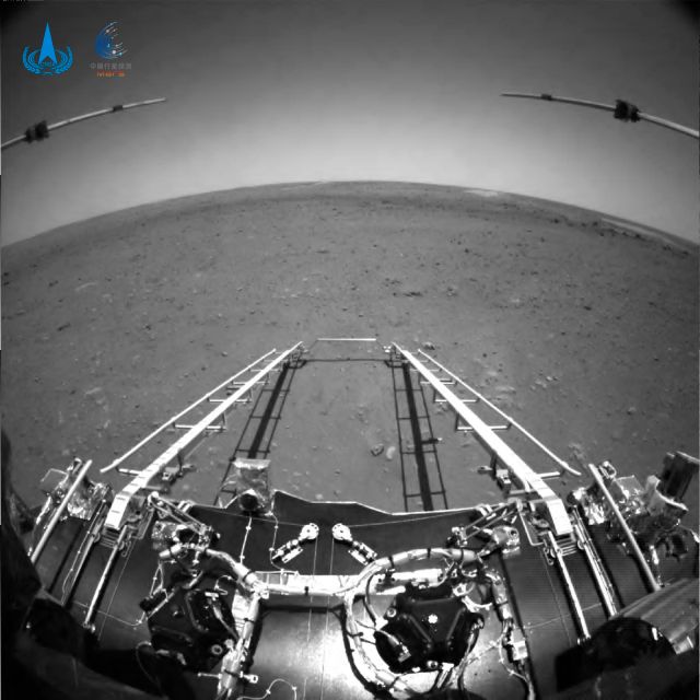 Čínská sonda Tchien-wen přistála na Marsu. | Foto: ČTK/AP/Uncredited