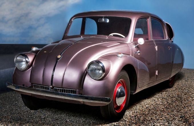 Tatra T97: 1936 - 1938, vyrobeno 508 kusů, jeden z dosud neojblíbenějších aerodynamických vozů tatrovácké produkce. | Foto: Tatra