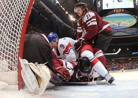 Tady ale Masalskis vychytal českou šanci | Foto: Reuters