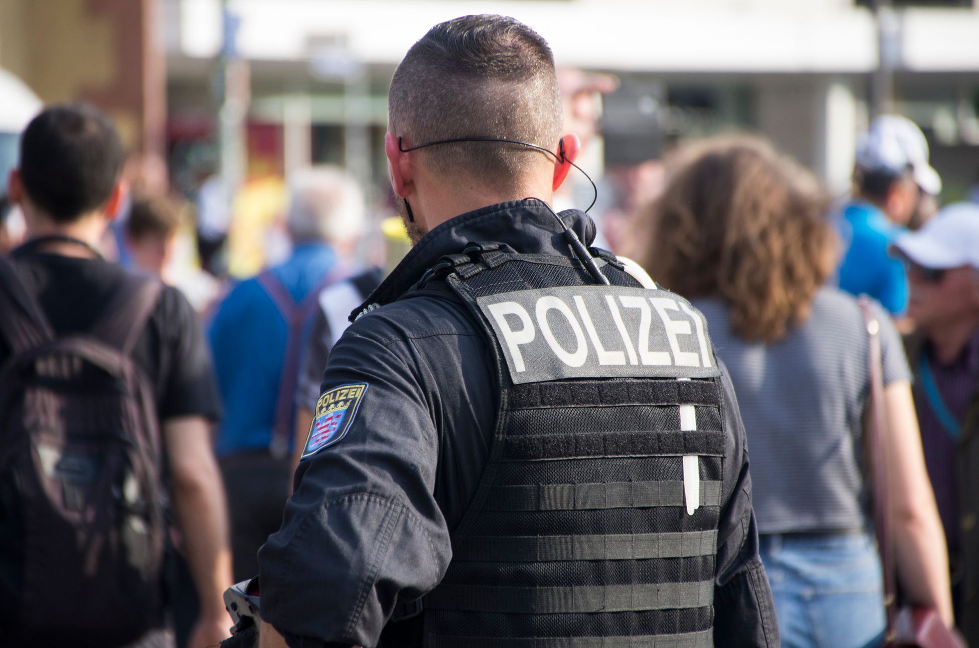 Skandal in Deutschland.  Sensible Daten über Frauen sickern bei der Polizei durch und Extremisten bedrohen sie