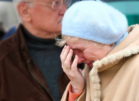 Marzena Gajewska-Goryca: "Postarej se o ně, Pane. Pomož nám, pomož Polsku, osuš slzy." | Foto: Reuters