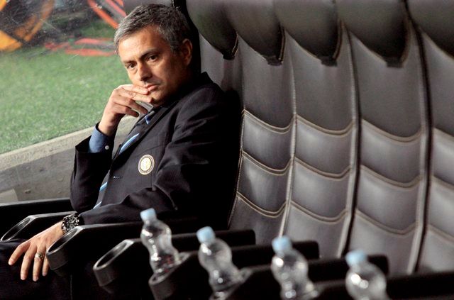 Zadumaný José Mourinho. | Foto: Reuters