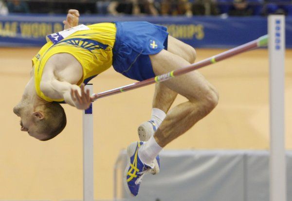 Stefan Holm zvládl kvalifikaci výšky s nejméně pokusy a vyhrál. | Foto: Reuters