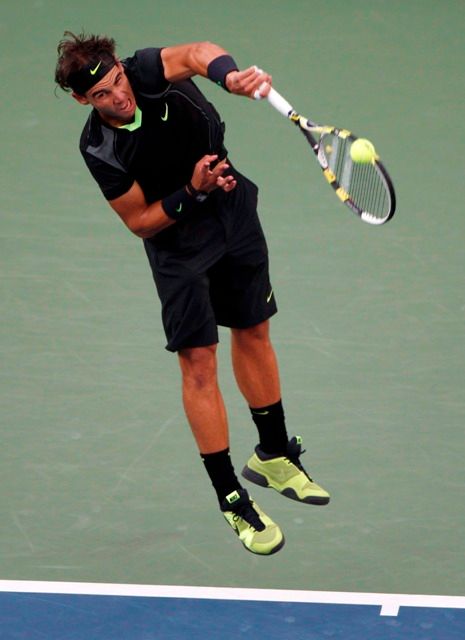 ...pak už vládl první hráč světa, který zvítězil na French Open i Wimbledonu. | Foto: Reuters