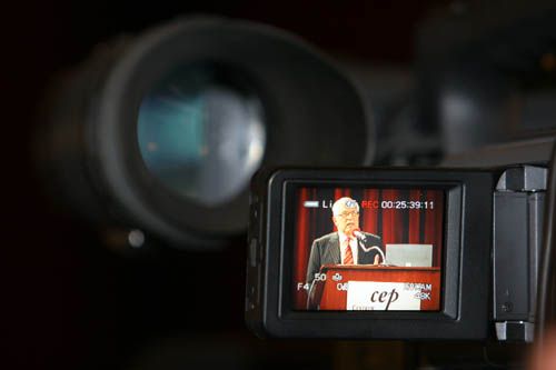 První blok konference přenášela živě ČT 24. Takže jste projev prezidenta možná viděli i vy. | Foto: Ondřej Besperát, Aktuálně.cz