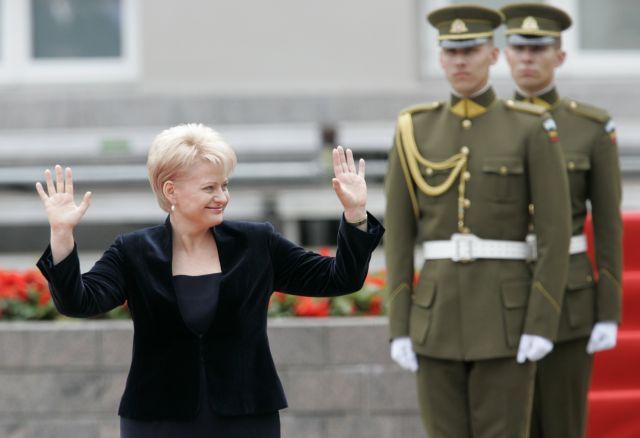 Nová prezidentka na nedělní slavnostní inauguraci. | Foto: Reuters