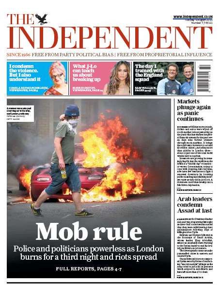 Independent: "Pravidlo davu. Policie i politici jsou bezmocní, zatímco Londýn třetí noc hoří a výtržnosti se šíří." | Foto: http://www.frontpagestoday.co.uk