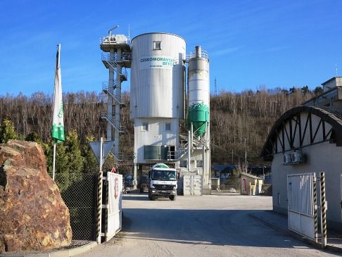 8:30 hod. Začíná se míchat na betonárně drátkobeton STEELCRETE podle zvolené receptury. | Foto: Komerční sdělení