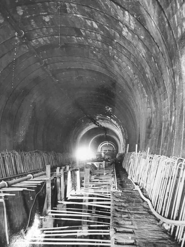 Tunel vedoucí do podzemní části hráze je dlouhý 200 metrů. | Foto: Aktuálně.cz / Archiv ČEZ, a. s.