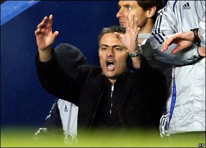 Rozzlobený José Mourinho. | Foto: Reuters