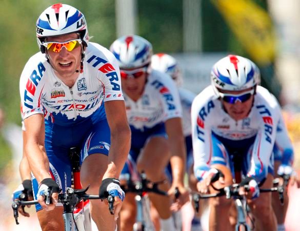 Tým Katuša při časovce na Tour de France | Foto: Reuters