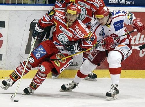 Roman Tomas (vpravo) z Třince a Miroslav Hlinka z Pardubic. | Foto: ČTK