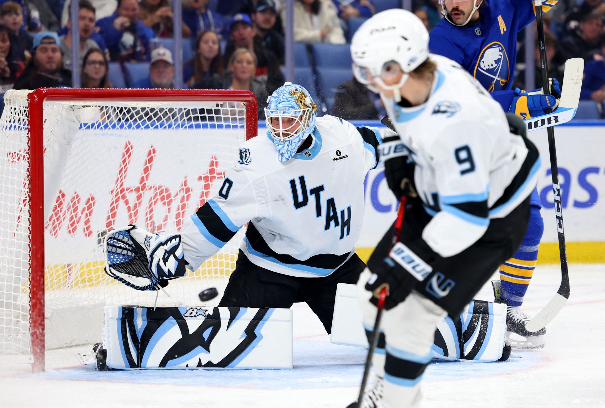 Český brankář přihrál v prodloužení na vítězný gól. Kluci si křikli, smál se Vejmelka