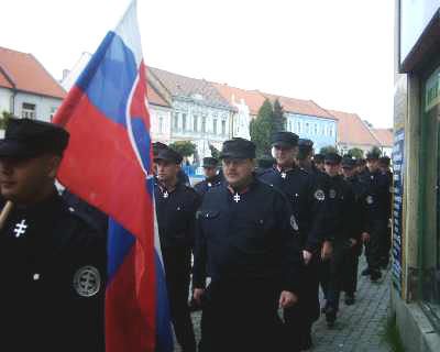 Slovenský Nejvyšší soud dnes rozpustil nacionalistickou Slovenskou pospolitost | Foto: Aktuálně.cz