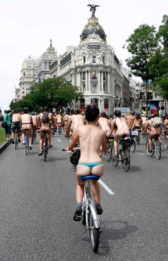 Akce se konala v rámci mezinárodní World Naked Bike Ride. | Foto: Reuters