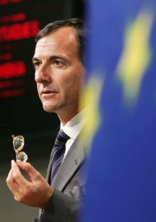 Evropský komisař Franco Frattini | Foto: Reuters