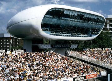 Lord's Media Centre, které vyrostlo na kriketovém stadionu v Londýně. | Foto: Future Systems