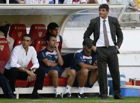 Juande Ramos (vpravo) v Seville skončil | Foto: Reuters