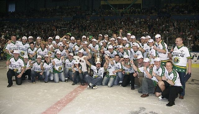 ... naopak na konci sezony 2008-09 slavily senzační titul Karlovy Vary. | Foto: Lenka Čechová