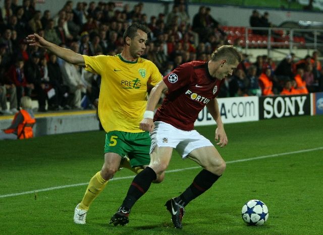 Juraj Kucka v souboji. | Foto: Jakub Šafránek