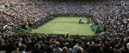 Zaplněná Rod Lave Arena sleduje finále Australian Open mezi Rogerem Federerem a Fernandem Gonzalezem. | Foto: Reuters