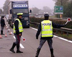 Až do dubnových parlamentních voleb budou italské bezpečnostní síly v pohotovosti. Útok teroristů je reálný. | Foto: Aktuálně.cz