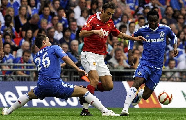 Community Shield 2010: Bulharský reprezentant svůj gól vstřelil v devadesáté minutě. | Foto: Reuters