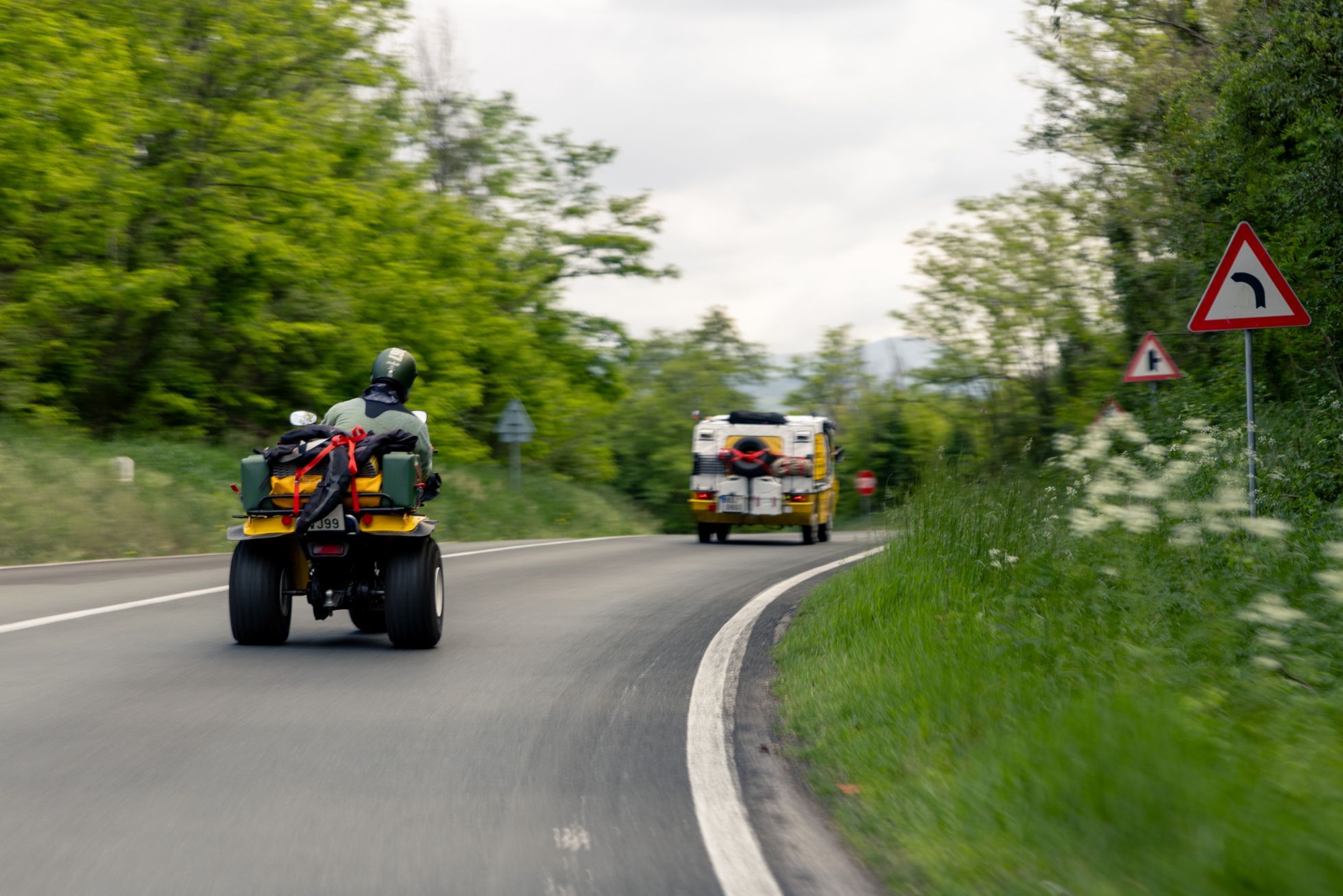 Žlutá žába Dan Přibáň žlutý trabant Mongolsko Aktuálně cz