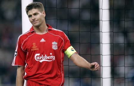 Steven Gerrard - kapitán Liverpoolu - během utkání finále Ligy mistrů mezi milánským AC a FC Liverpool. | Foto: ČTK/AP