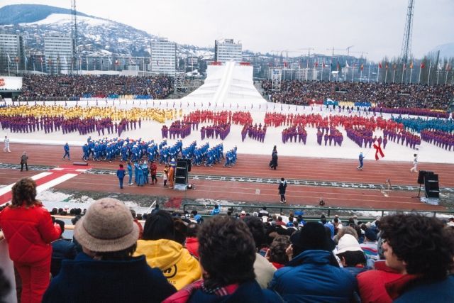 Zahajovací ceremoniál 14. zimních olympijských her v Sarajevu 8. února 1984. | Foto: ČTK