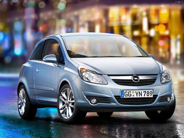 Před třemi lety se vítězem soutěže Auto roku 2007 v ČR stal Opel Corsa | Foto: Aktuálně.cz